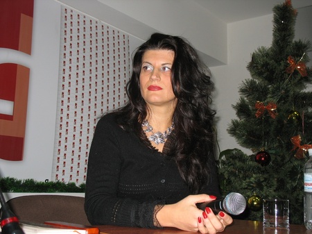 Завди красива й вишукана Лариса Денисенко:)