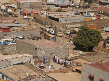 «Отакі злиденні помешкання жителів столиці Анголи – Луанди»